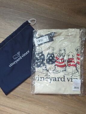 Vineyard Vines Cream Tee with Red & Navy Patriotic Dog Print